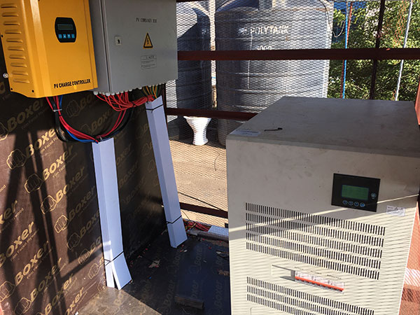 5KW off grid solar inverter with mppt charge controller